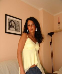 <p class='ppt-number'> 221 779 + PIN 153</p><p class='ppt-pricing-de'>1,99 Euro/Min.</p>